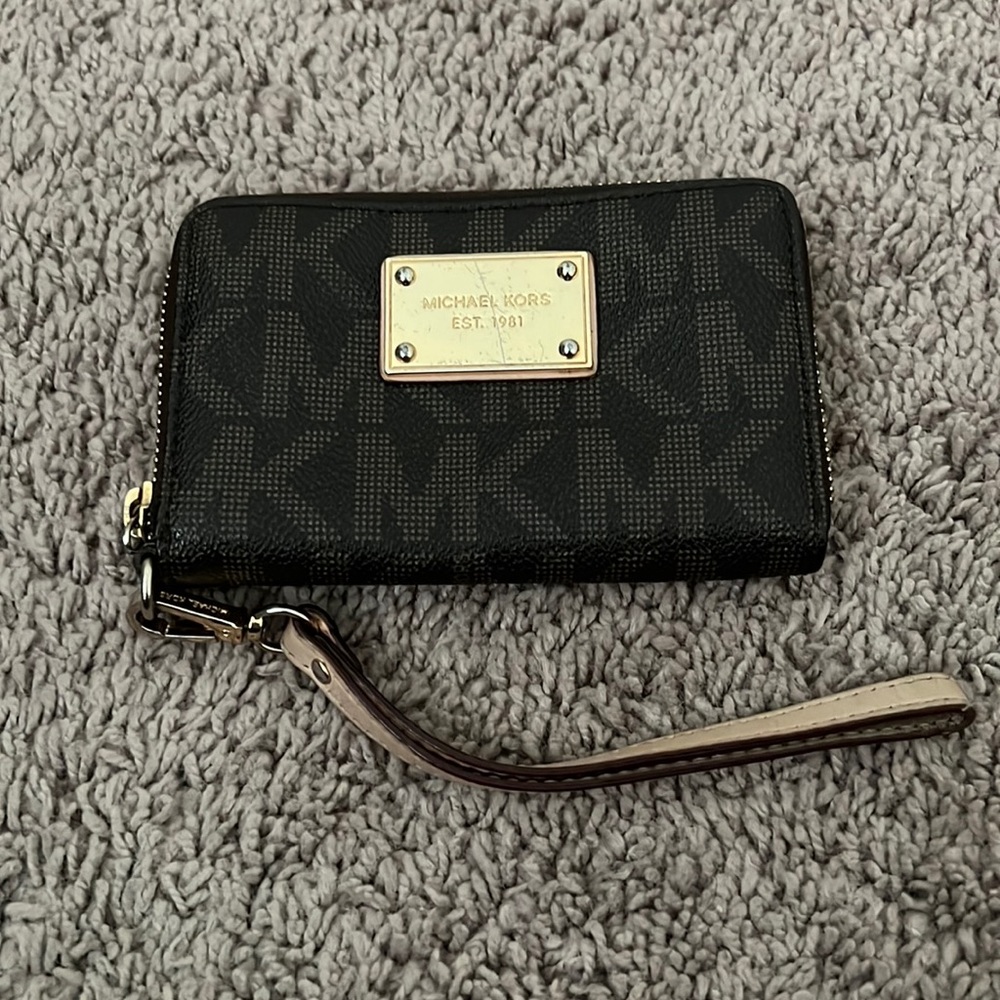 MICHAEL KORS Wristlet